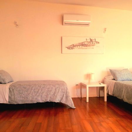 Toletum Low Cost Lofts Diafanos O 2Dormitorios Parking Municipal Gratis Al Aire Libre A 100M 托萊多 外观 照片