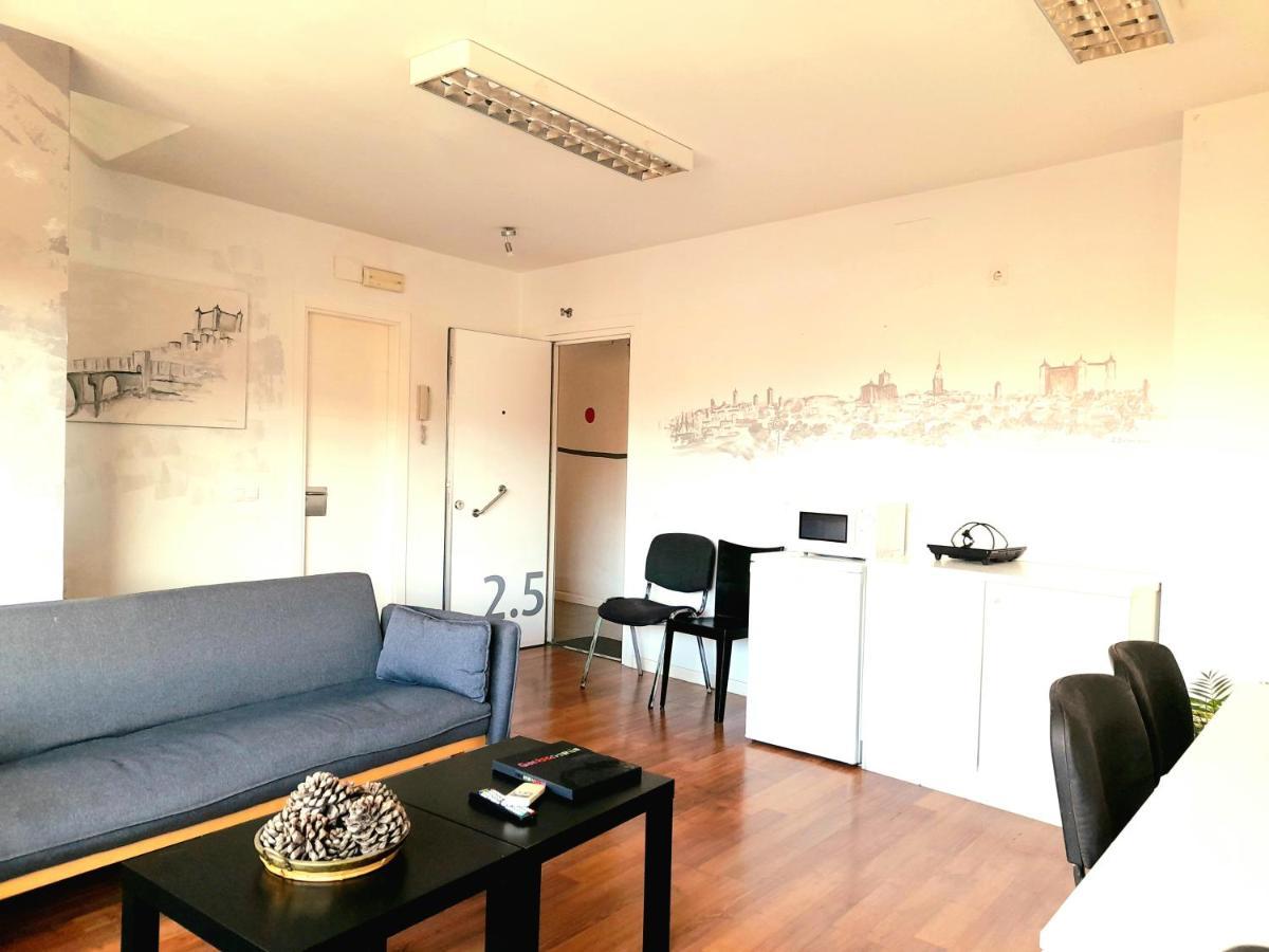 Toletum Low Cost Lofts Diafanos O 2Dormitorios Parking Municipal Gratis Al Aire Libre A 100M 托萊多 外观 照片